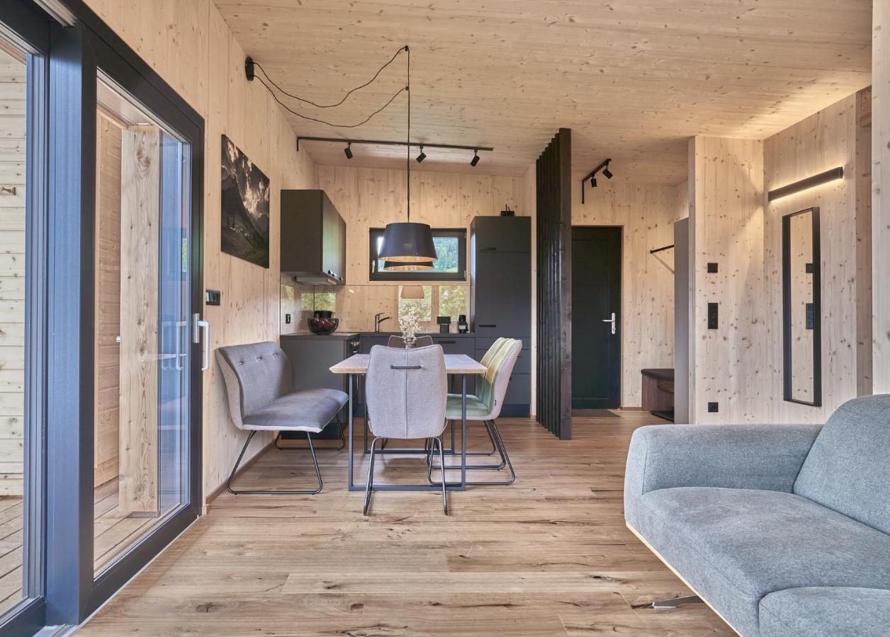 Black Forest Lodges - Gehobene Ferienwohnungen Mit Privatsaunas Tulfes Extérieur photo