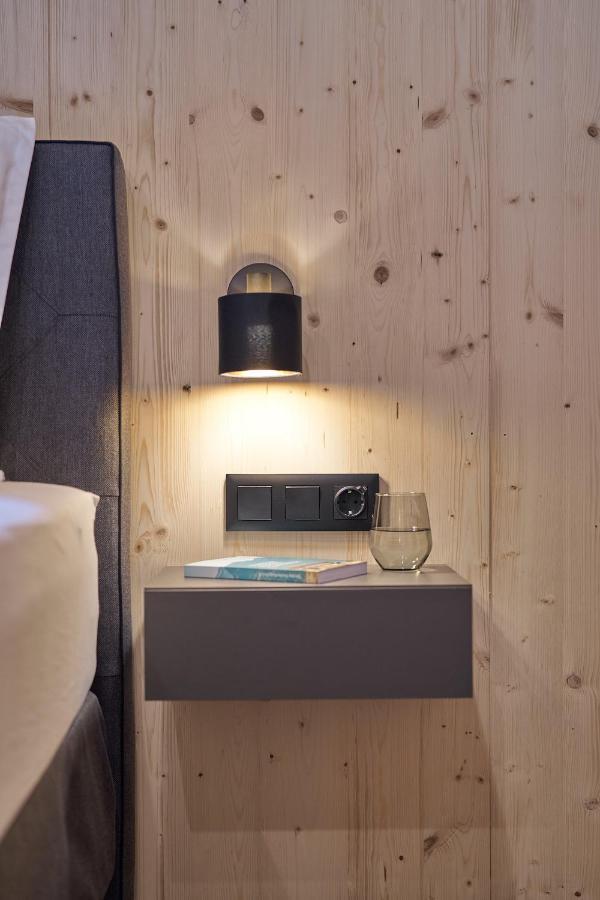 Black Forest Lodges - Gehobene Ferienwohnungen Mit Privatsaunas Tulfes Extérieur photo