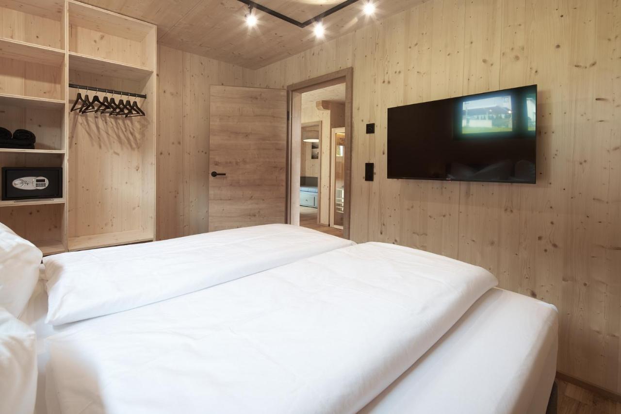 Black Forest Lodges - Gehobene Ferienwohnungen Mit Privatsaunas Tulfes Extérieur photo