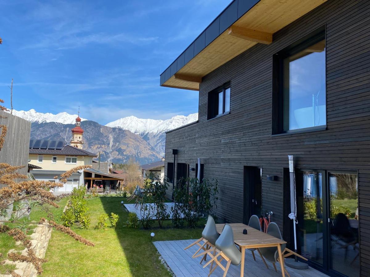 Black Forest Lodges - Gehobene Ferienwohnungen Mit Privatsaunas Tulfes Extérieur photo
